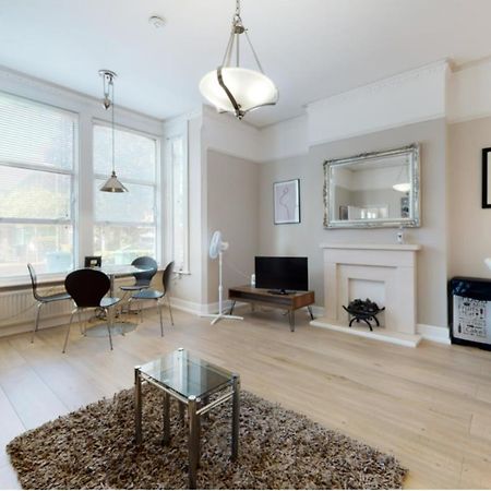 Super 1 Bedroom Flat In Hendon Near Middlesex University With Private Parking Eksteriør bilde