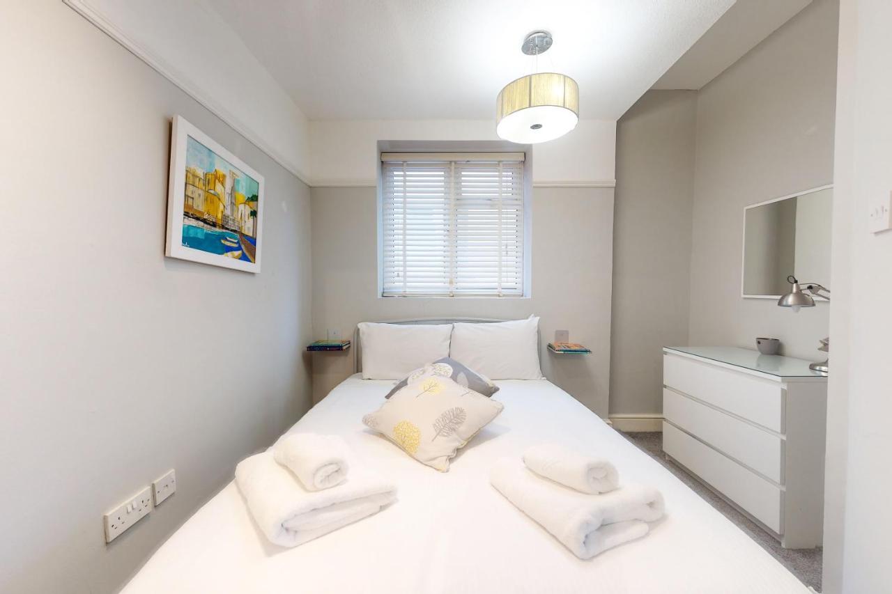 Super 1 Bedroom Flat In Hendon Near Middlesex University With Private Parking Eksteriør bilde